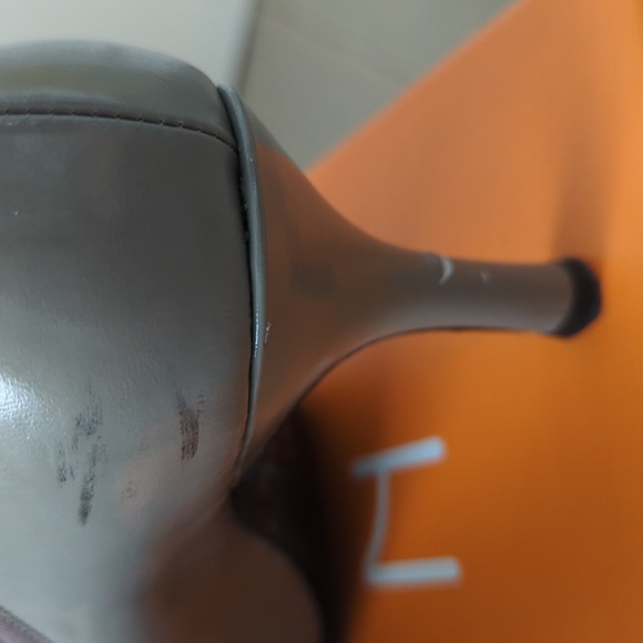 Greige ribbon trimmed pumps size 6.5 - Picture 10 of 12